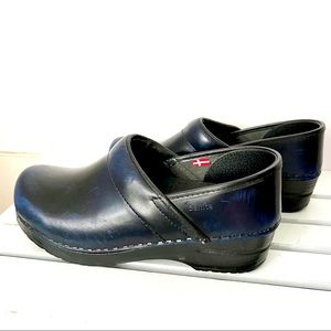 SANITA nursing PROFESSIONAL CLOGS deep navy blue EUC SIZE 39‎